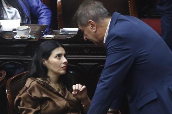 Martín Menem dijo que sus audios fueron hechos con IA pero Pagano lo fulminó: "Los cargos tienen patas cortas..."