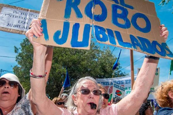 Tensión en el Congreso: el gobierno de Milei volvió a reprimir a los jubilados