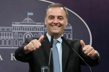 Adorni candidato: tras las patinadas de Milei y Bullrich, el vocero encabezará la lista de LLA en CABA