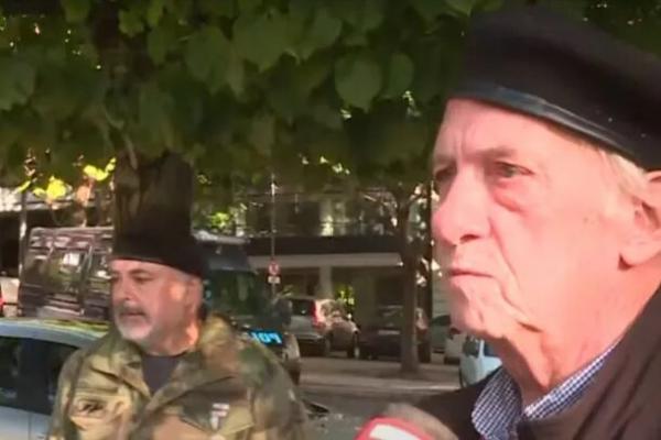 Veteranos de Malvinas denunciaron que no pudieron ingresar al acto realizado por el Gobierno de Milei en Plaza San Martín