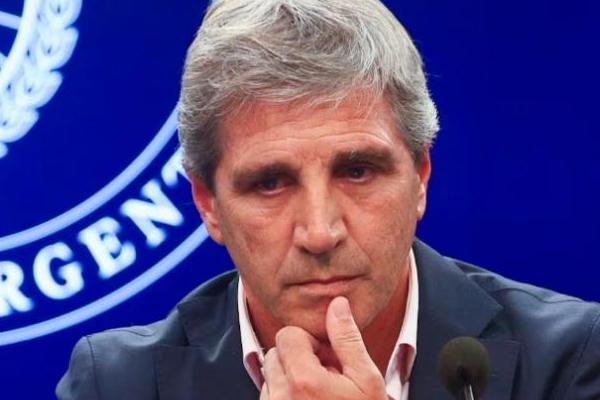 Un ex asesor de Milei fustigó a Caputo y se preguntó si "estaríamos mejor con Lemoine maquillando el déficit"