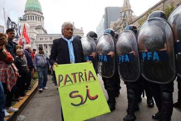 El Gobierno denunció al juez que prohibió que las fuerzas federales intervengan en la marcha de jubilados