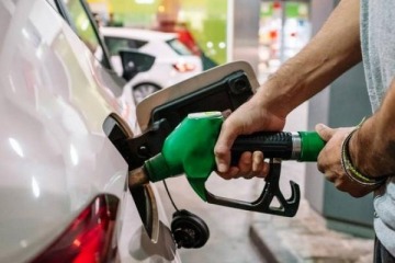 Foto de La Argentina de Milei tiene el gasoil ms caro de Amrica Latina y la nafta pelea por el podio