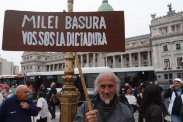 Foto de Otra vez lo mismo: tensin en la nueva jornada de lucha de jubilados contra el ajuste