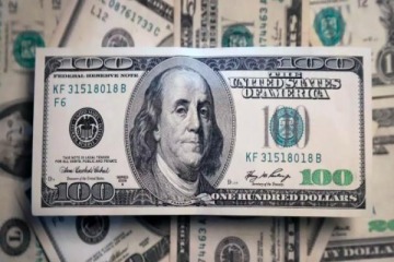 El dólar presiona al alza y se acerca al techo de la banda de flotación