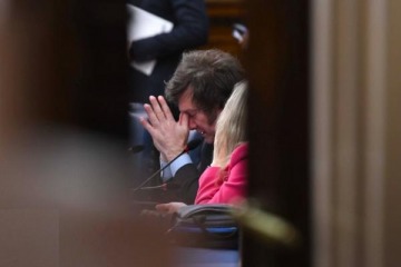 Foto de Papeln mundial: Milei no lleg a tiempo para darle el ltimo adis a Francisco y cerraron el fretro