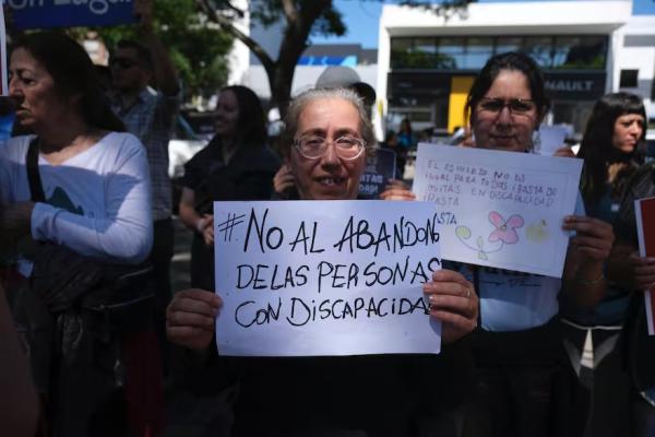 Agrupaciones marchan al Congreso para exigir una ley de emergencia nacional en discapacidad