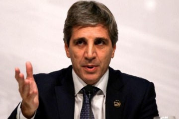 El Gobierno impulsará pagos en dólares con QR y menos impuestos para fortalecer la circulación de divisas
