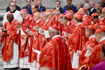 Empieza el cónclave para designar al sucesor del Papa Francisco en el Vaticano