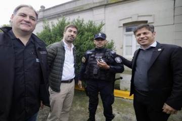 Kicillof reforzó la seguridad en Mercedes y Lobos con la entrega de nuevos patrulleros