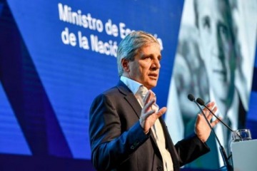  Luis Caputo: "Podríamos ir a una convertibilidad por debajo de mil pesos por dólar"