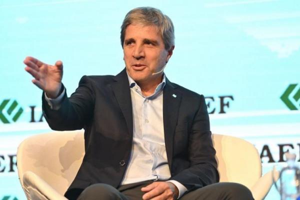 Luis Caputo: "El riesgo país debería bajar fuertemente, pero pesa el riesgo de la vuelta del kirchnerismo"