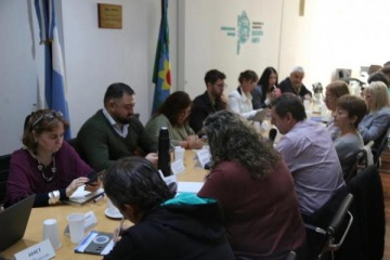 Paritarias estatales: el Gobierno bonaerense acordó un aumento escalonado de 10%