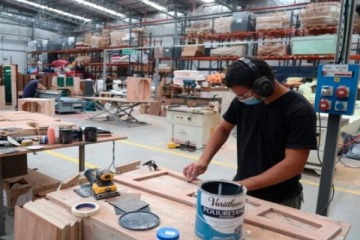 Tras la apertura económica, cerraron más de 11.000 Pymes y crecen las ventas de maquinaria para sobrevivir