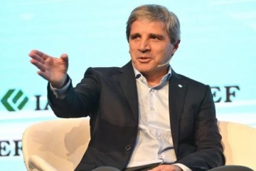 Caputo oficializó las medidas para "blanquear" dólares sin justificar: "Tus dólares, tu decisión"