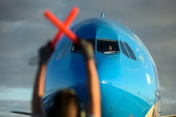 Anunciaron un paro de controladores aéreos para el próximo fin de semana en reclamo de mejoras salariales
