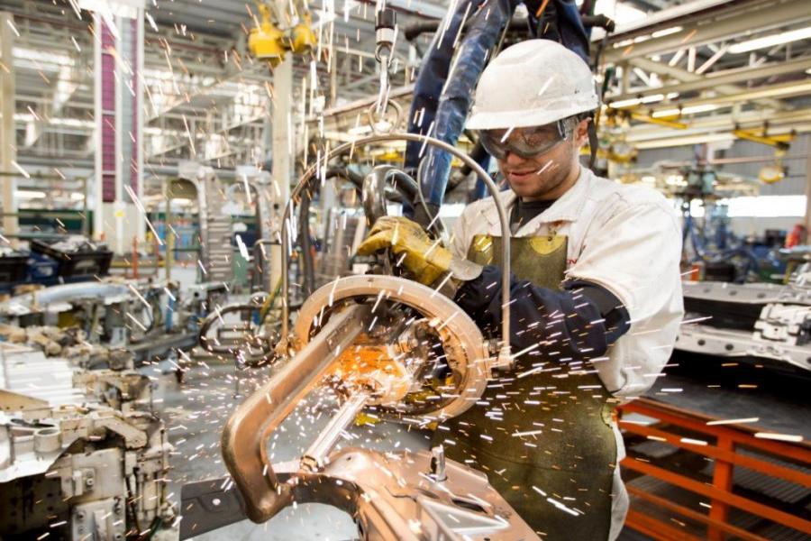 Privados advierten una posible baja en el sector industrial para los próximos meses