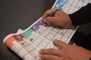 Boleta Única: con un pliego a medida, Milei le habilitó un negocio millonario a Clarín y Boldt