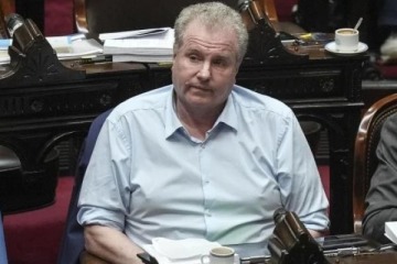El diputado Milman presentó un proyecto para permitir allanamientos a funcionarios públicos con fueros