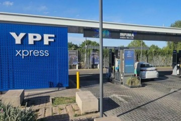 YPF baja el precio de los combustibles durante la madrugada e implementa autoservicio nocturno