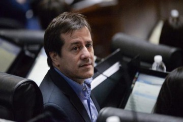 Recalde reclamó el tratamiento de los DNU que vulneran derechos laborales: "Si no ingresan es otro incumplimiento más a la Constitución"