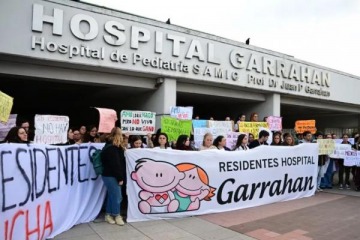 Residentes del Garrahan levantaron el paro y se reincorporarán a sus puestos de trabajo bajo amenaza del Gobierno