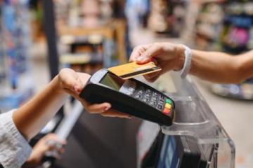 Crece la morosidad en las tarjetas de crédito y el costo financiero total en muchos bancos sigue arriba del 100%