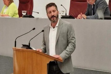 "Si no lo detienen es porque tiene el privilegio de la casta": en la antesala al arribo de Milei, un legislador español apuntó contra el libertario