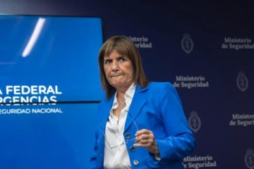 Polémica: Bullrich cuestionó la sanción de Newells y se preguntó si "se actuó por decisión propia o apretó la barra