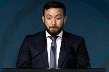 Agustín Laje quiso negar parte de su tuit fascista, pero se lo recordaron y corrió