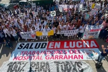 Los trabajadores del Garrahan se movilizan para denunciar el vaciamiento del gobierno nacional
