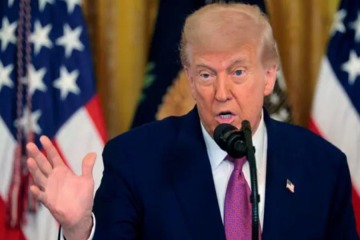 Trump endurece sus advertencias a Irán: Deben rendirse por completo"