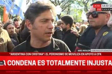 Foto de Kicillof en Plaza de Mayo a favor de Cristina Kirchner: "Ac tenemos que estar, en la calle"