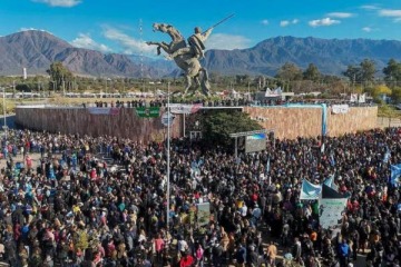En paralelo a la multitudinaria marcha en Plaza de Mayo, miles de personas se movilizaron en las provincias para apoyar a Cristina Kirchner
