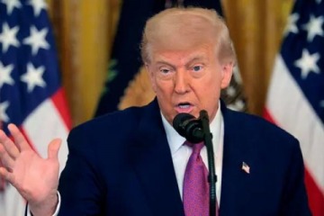 Aseguran que Trump tiene un plan de ataque aprobado, pero posterga su ejecución