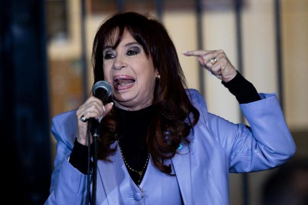 Cristina Kirchner volvió a apuntar contra el TOF 2: "¿Habrá Códigos Penales y Procesales redactados únicamente para mí?"