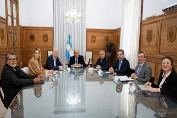 Primer encuentro del Consejo de Mayo: ánimo de consenso y críticas cruzadas de la oposición al Gobierno 