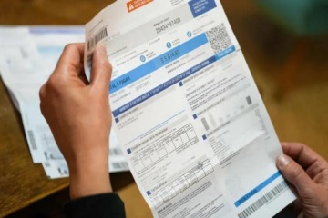 El consumo de bienes y servicios en los hogares volvió a retroceder frente a abril