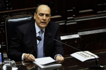 Guillermo Francos explicó por qué abandonó el Senado cuando brindaba su informe de gestión