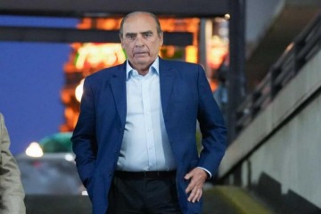 Francos no asistirá al Senado para concluir su informe de gestión y la senadora fueguina exigió su renuncia