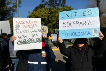 Trabajadores del INTI movilizan contra la reforma del Gobierno que apura el decreto para desregularlo 