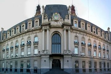 Tras filtrarse imágenes de las diez valijas que ingresaron al país sin control, Aduana inició una investigación interna