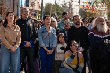 Máximo Kirchner y Mariel Kernández celebran la puesta en valor de un espacio comunitario en Moreno