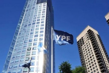 Giro en el caso YPF: los fondos buitre aseguran que no quieren el 51% de las acciones de la petrolera