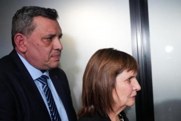 Revelaron chats que comprometen al Equipo Rocket, los policías despedidos por "confabulaciones" electorales