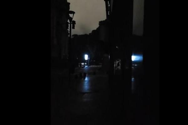 Estado ausente: casi medio millón de usuarios se quedó sin luz durante la madrugada