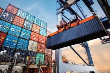 Importaciones baratas e industria más expuesta: el Gobierno bajó los aranceles de maquinaria y herramientas pesadas