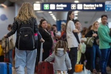 Turismo en crisis: en junio los argentinos que viajaron al exterior duplicaron a los turistas que llegaron al país