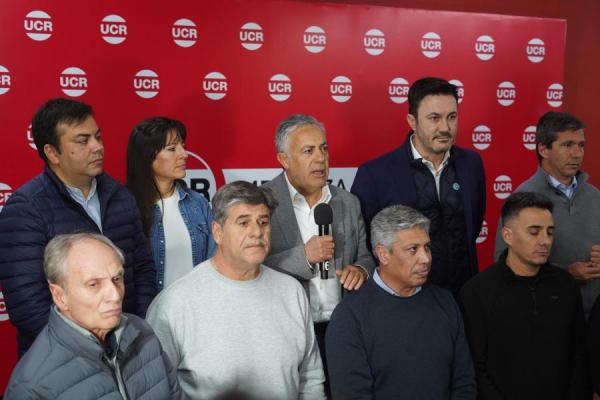 En Mendoza, la UCR oficializó su alianza con LLA y presentó lista de unidad que competirá en las elecciones provinciales y nacionales