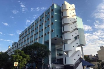 Advierten una crisis en el Hospital Naval por la decisión el despido de más de 500 trabajadores